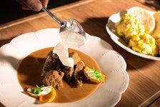 3-gulas-v-modernim-pojeti-2.jpg 3-gulas-v-modernim-pojeti-2.jpg