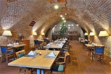 7-la-cave-tabor.jpg 7-la-cave-tabor.jpg
