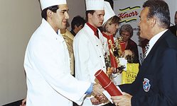 7-julius-dubovsky-cukrar-roku-2000-AKC.jpg 7-julius-dubovsky-cukrar-roku-2000-AKC.jpg